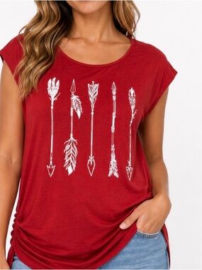 Lavish Women's rustic Red Arrow Graphic Short Sleeve Top Boho Western SZ LG